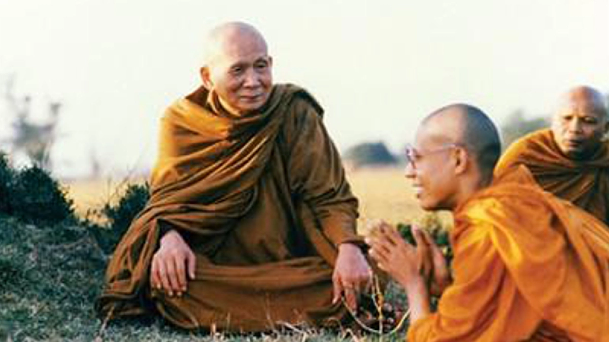 ไขข้อข้องใจ เหตุใด “ห่มคลุม" ของเจ้าพระคุณสมเด็จญาณสังวรฯ ท่านจึงดูหนา? คำเฉลยจากศิษย์ใกล้ชิดในสมเด็จพระญาณสังวรฯ #จริยวัตรงดงาม