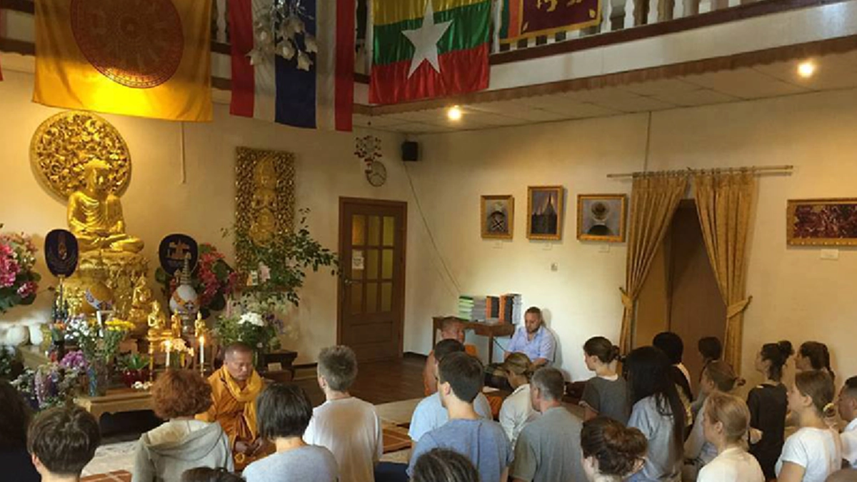 ใกล้เป็นจริงแล้ว! หลวงพ่อพุธ ฐานิโยได้พยากรณ์ไว่ว่า "ในอนาคตหากศาสนาพุทธเกิดเสื่อมจากประเทศไทย จะไปเจริญที่รัสเซีย”