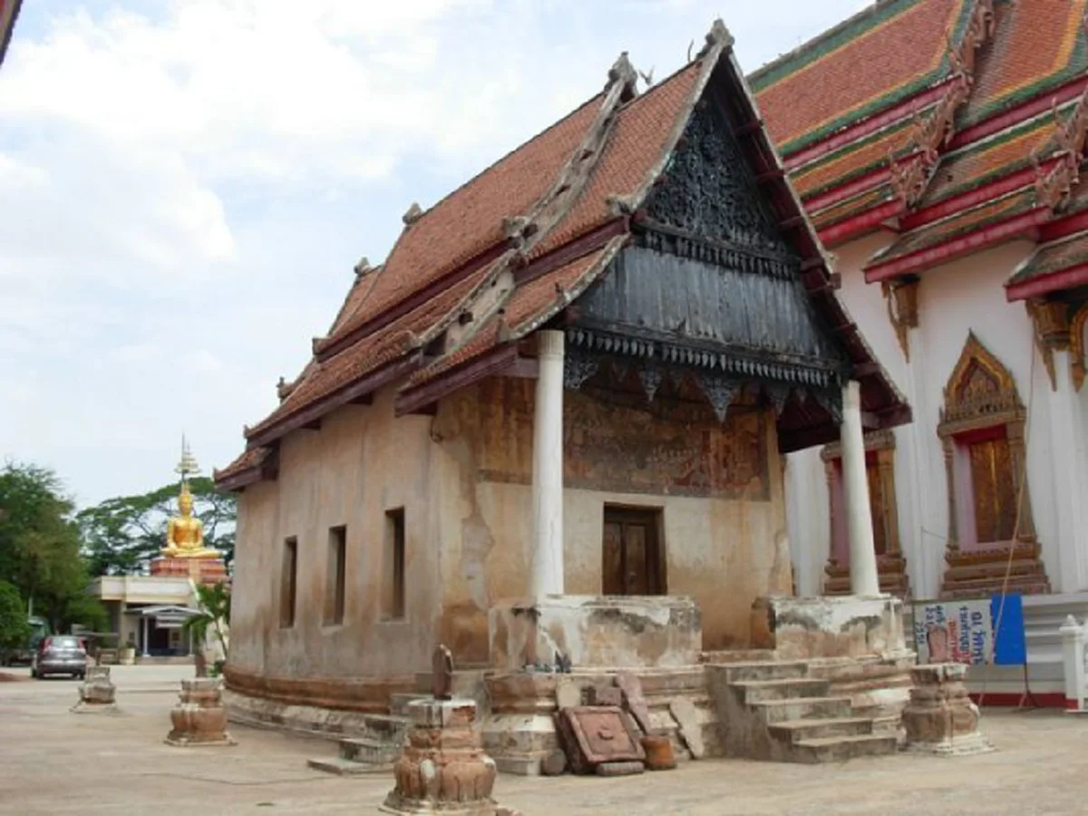 38ปียังปิติในใจชาวโคราช!! 22 เมษารำลึก ในหลวง ร.9 พระราชินี เสด็จตัดลูกนิมิต วัดหน้าพระธาตุ ปักธงชัย (มีคลิป!!หาชมยาก)