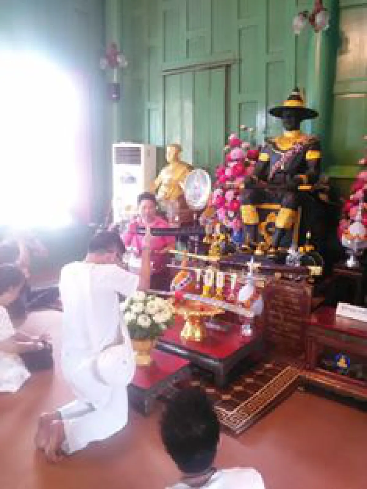 ศักดิ์สิทธิ์ข้ามกาลเวลา! เปิดตำหนักแดงเรือนกรรมฐานสมเด็จพระเจ้าตาก กับรูปเคารพศักดิ์สิทธิ์ "ขรัวตาแสง" ยอดอภิญญา พระอาจารย์ใน "สมเด็จโต"!!