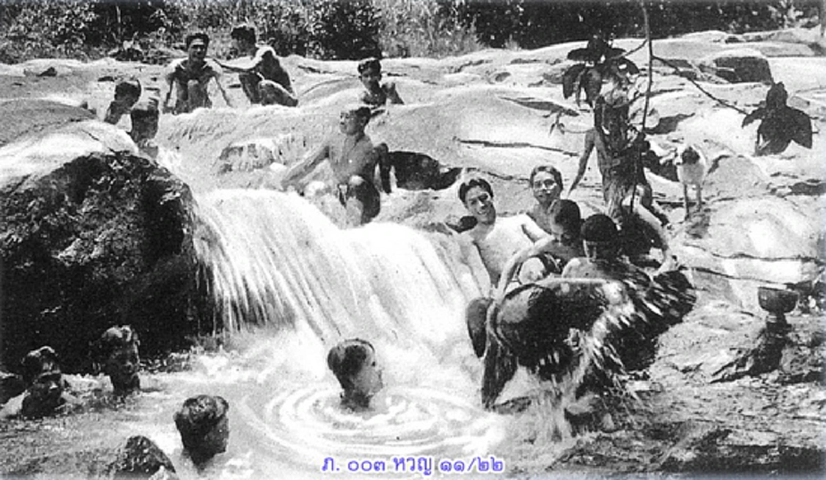 แทบกลั้นน้ำตาไว้ไม่อยู่!! เปิดประวัติ..."ย่าเหล" สุนัขทรงเลี้ยงในพระเจ้าอยู่รัชกาลที่ ๖ สุนัขแสนภักดีที่ถูกฆ่าตายด้วยน้ำมือคนภายใน!!