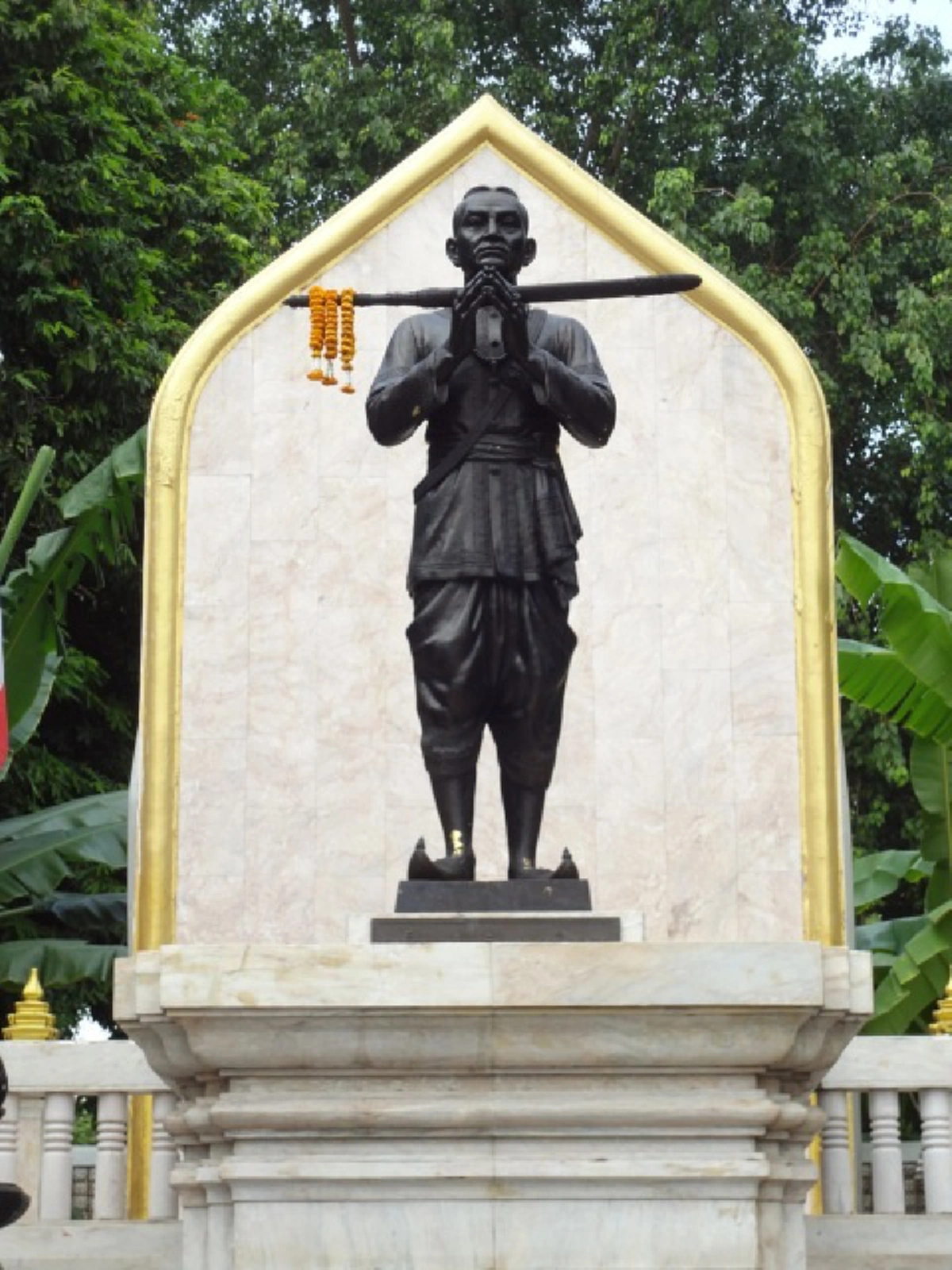 มหาบุรุษที่ถูกลืม!! กรมพระราชวังบวรมหาสุรสิงหนาท ผู้รับศึกเก้าทัพ ขุนพลแก้วคู่พระทัย..สมเด็จพระเจ้าตากสินฯและสมเด็จพระพุทธยอดฟ้าฯ !!