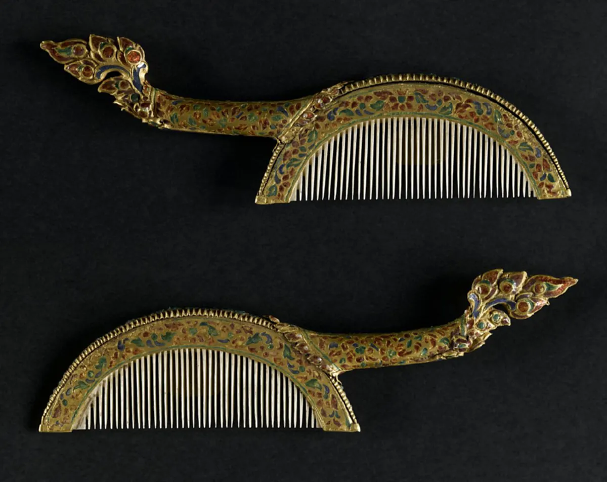 พระกรุณาธิคุณใน ร.4 !!! เผยภาพเครื่องมงคลราชบรรณาการที่นำไปถวาย "พระเจ้านโปเลียนที่ 3" เพื่อเชื่อมสัมพันธไมตรี ระหว่าง ฝรั่งเศสกับชาวสยาม !!