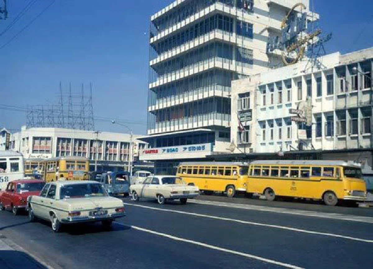 ภาพหาดูยาก!! ย้อนอดีต "เมืองบางกอก"  เมื่อ 60ปี ก่อน มีความคลาสสิค วิถีชีวิตหนุ่มสาวชาวสยามในอดีต #ภาพเยอะมาก