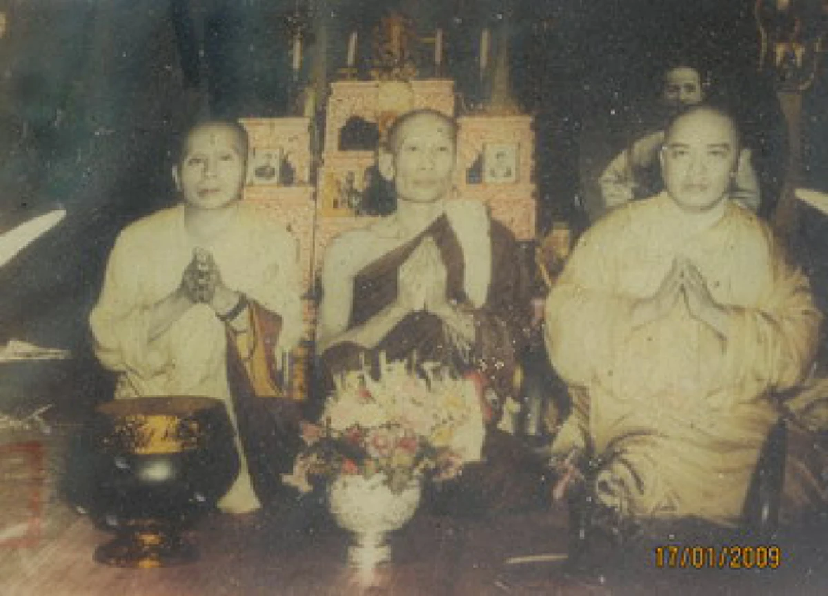 อำนาจแห่งจิตบริสุทธิ์!! "หลวงพ่อบ๋าวเอิง"  รักษาอาการป่วยด้วยวิธีประหลาด ใช้ญาณวิเศษ รับรู้ถึงเครื่องยาและวิธีรักษา ให้หายได้เป็นปลิดทิ้ง !!