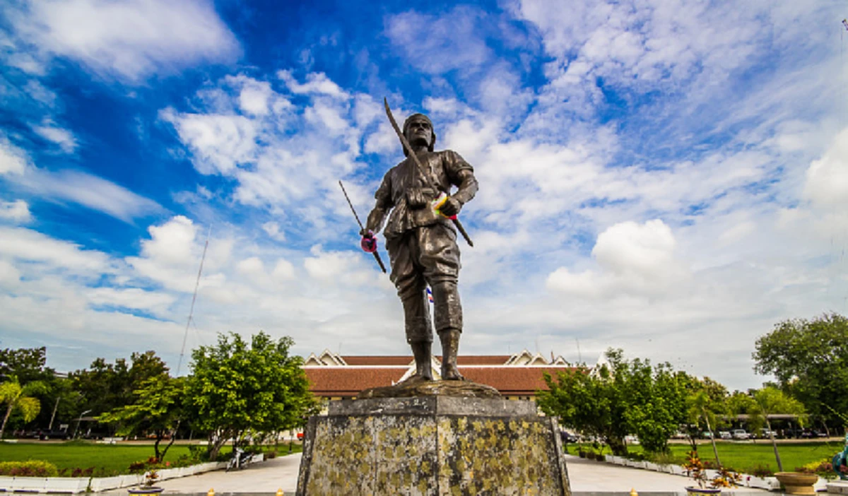 ยอมหัก..ไม่ยอมงอ!! ข้าสองเจ้าบ่าวสองนาย..ไม่ขอรับ พระยาพิชัยฯ ลั่นวาจา "กูขอเป็นข้ารองบาท..สมเด็จพระเจ้าตากสินแต่เพียงพระองค์เดียว" !!