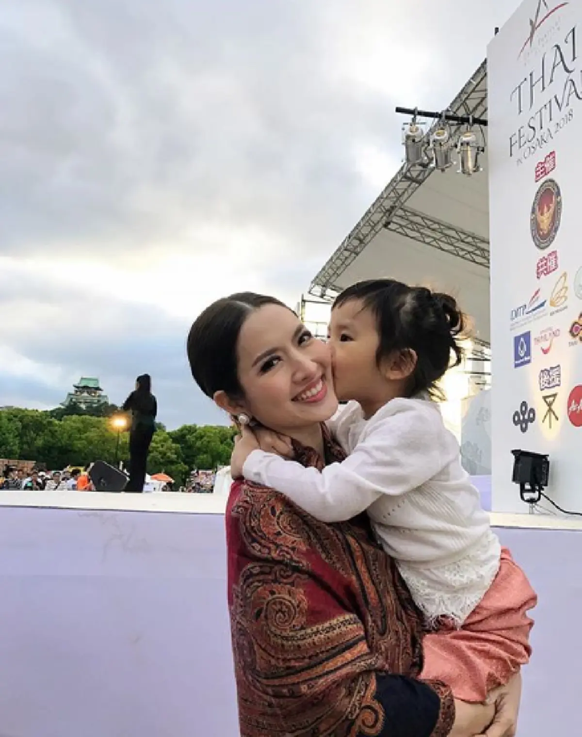 สัญญาณเศร้า ย้อนโพสต์ไอจี "สงกรานต์" ก่อนถึงวันนัดเซ็นใบหย่า "แอฟ" ต้องการกำลังใจจากลูกสาว
