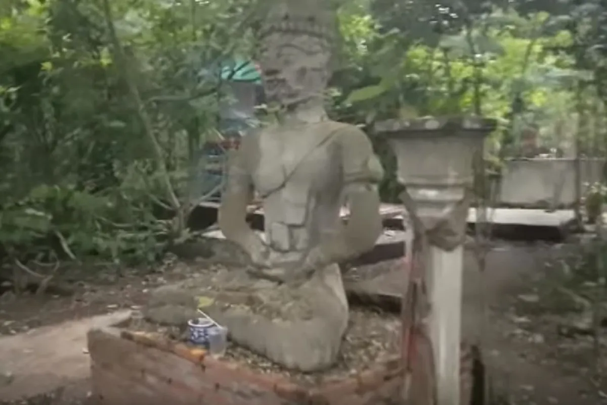 หลอนสุดขีด!! บุก! "สำนักสงฆ์ร้าง" สถานที่รวบรวม "หุ่นกระดูกผี" เยอะที่สุด! พร้อมตำนานลี้ลับ ที่ได้ยินต้องขวัญผวา!! (คลิป)