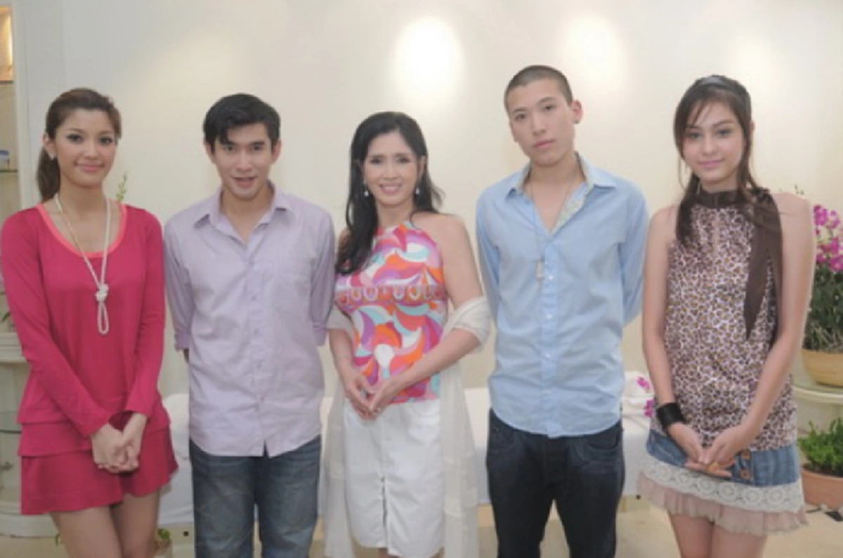 ทั้งประเทศไม่เคยรู้!! 10 เรื่องจริงของ “ป๊อก ภัสสรกรณ์” พระเอกในชีวิตจริงของ “มาร์กี้” กับเรื่องที่คุณ ไม่เคยรู้มาก่อน !! (มีคลิป)