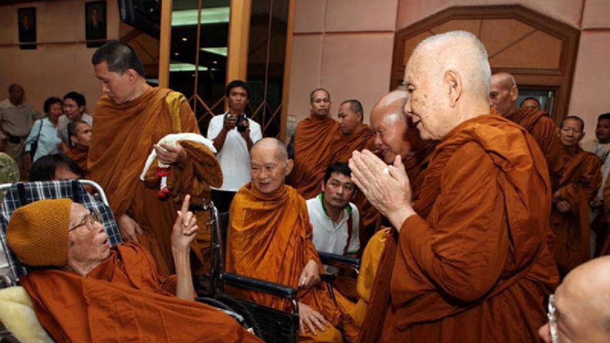 "ท่านจะไปไหน เป็นพระนั่งมอเตอร์ไซด์ไม่เหมาะ เดี๋ยวเกิดอุบัติเหตุ" เพราะสมเด็จพระสังฆราช เป็นพระสมถะ ไม่มีรถส่วนตัวจึงมีเหตุการณ์นี้!!!