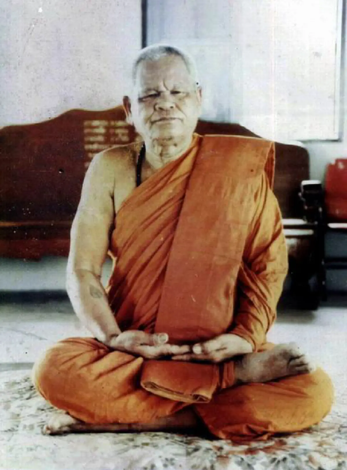 มีพระหลวงพ่อ..แม้แต่กระหรี่แก่ๆ ยังหาผัวได้.."หลวงพ่อสงวน  วัดไผ่พันมือ"ยอดเกจิผู้เชี่ยวชาญผงอิทธิเจ  ทำลูกอมเนื้อผงแจก..หมากัดยังไม่เข้า..