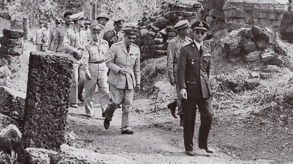 ยายจ๋า ขอดื่มน้ำฝนในถังสักแก้วได้ไหม!  พระราชดำรัสที่แม้ใครได้ยินก็ยากที่จะไม่รักและเทิดทูลท่านไว้สุดหัวใจ #คิดถึงพ่อบนฟ้า