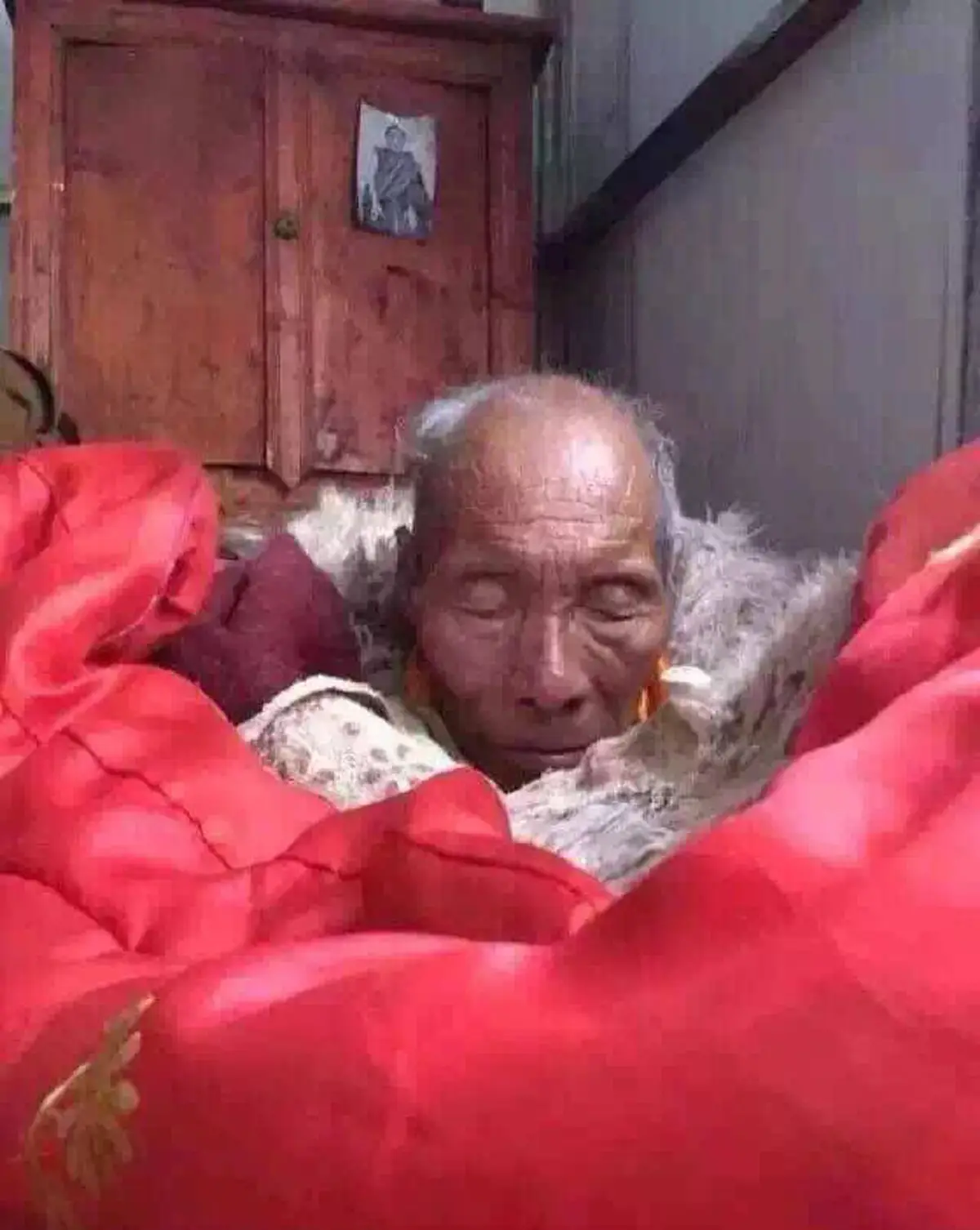 อัศจรรย์วินาทีบรรลุธรรม! พระอริยะ ร่างหดเล็กลงเรื่อยๆ จนกลายเป็นแสงรุ้ง แสดงปรากฏการณ์เหนือธรรมชาติ หลังจากการฝึกจิตขั้นสูง!!