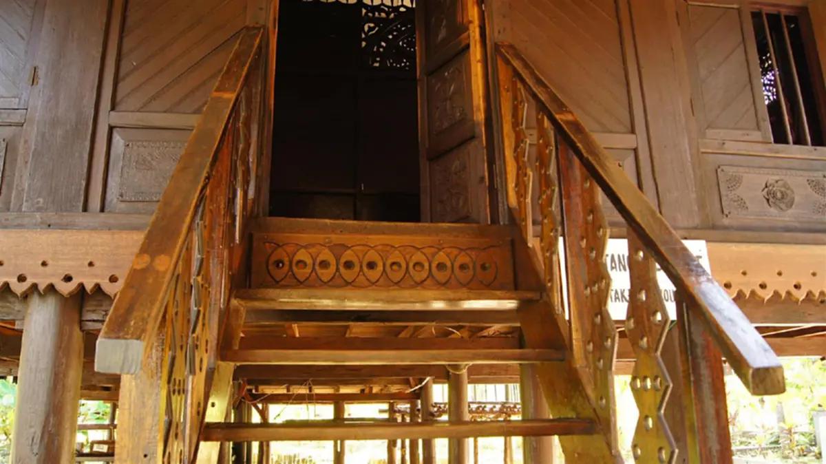 มนต์ขลังยังคงอยู่!!  นี่แหละคือตำหนัก "พระนางมัสสุหรี" บนเกาะลังกาวี  ของจริง ที่หลายคนไม่เคยเห็น !!