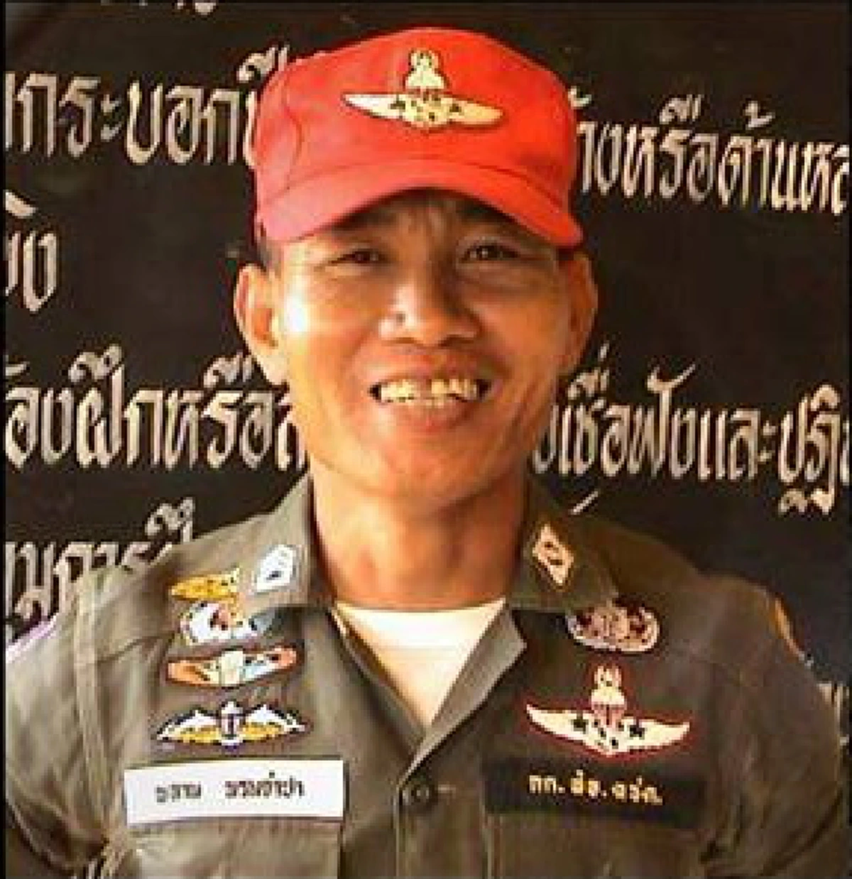 นักวิ่งคนแรกที่พิชิต แม่สาย – เบตง “พราม พรมจำปา” นักวิ่งเพื่อสันติภาพ ผู้พิชิตระยะทาง 2000 กม. ด้วยรองเท้าคอมแบต กับเวลา 42 วัน