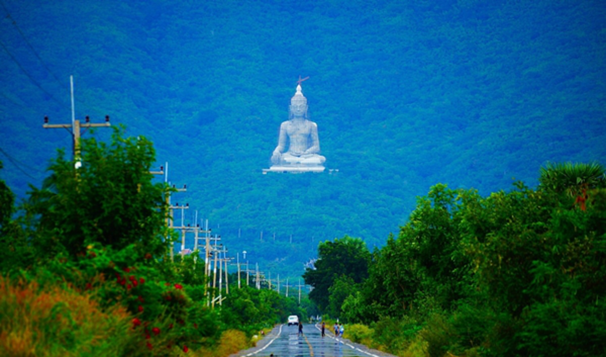 จูงมือคนรัก...ไปลองกันไหม !!! "เขาวงพระจันทร์" เรื่องเล่าขานตำนานพิสูจน์รักแท้...กับการขึ้นบันได 3,790 ขั้น !!!