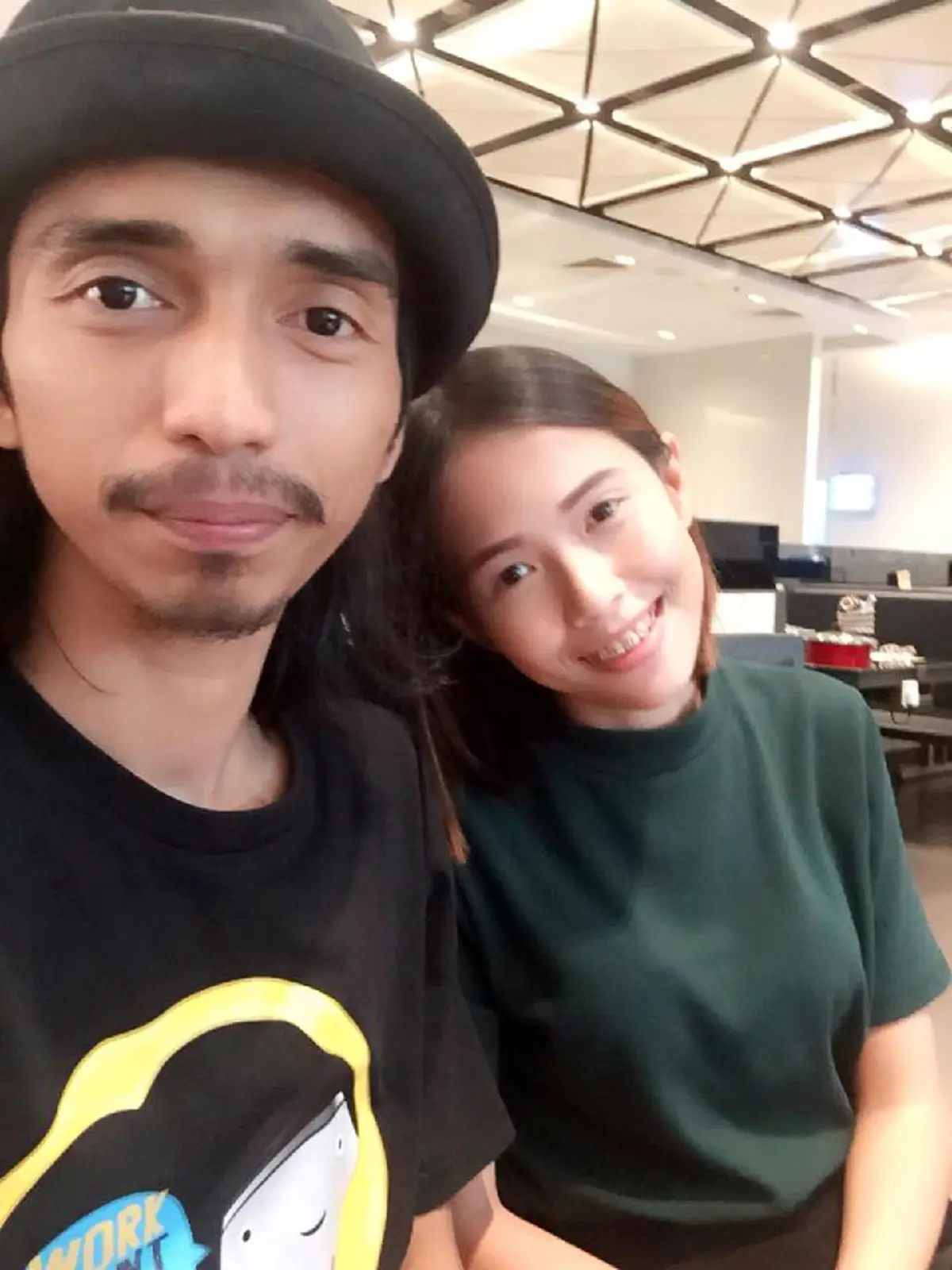 ***เคยเห็นกันหรือยัง !! น้องสาวแท้ๆ "ถั่วงอก ซูเปอร์หม่ำ" สวยระดับพริตตี้ ไม่บอกไม่รู้เลยว่าเป็นพี่น้องกันจริงๆ !?