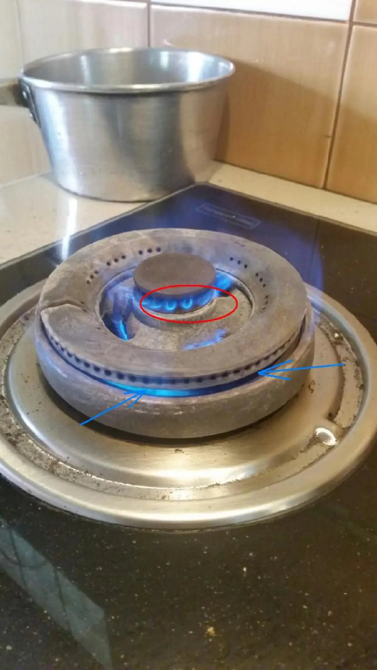 #แชร์บอกต่อ!! &ldquo;แก๊ส&rdquo; ติดไม่สม่ำเสมอ มีเสียงดังพรึ่บพรั่บ ทำก้นหม้อดำ อย่าเลื่อนผ่าน ลองแก้ด้วยวิธีนี้ รับรองได้ผลชัวร์ 100%!!