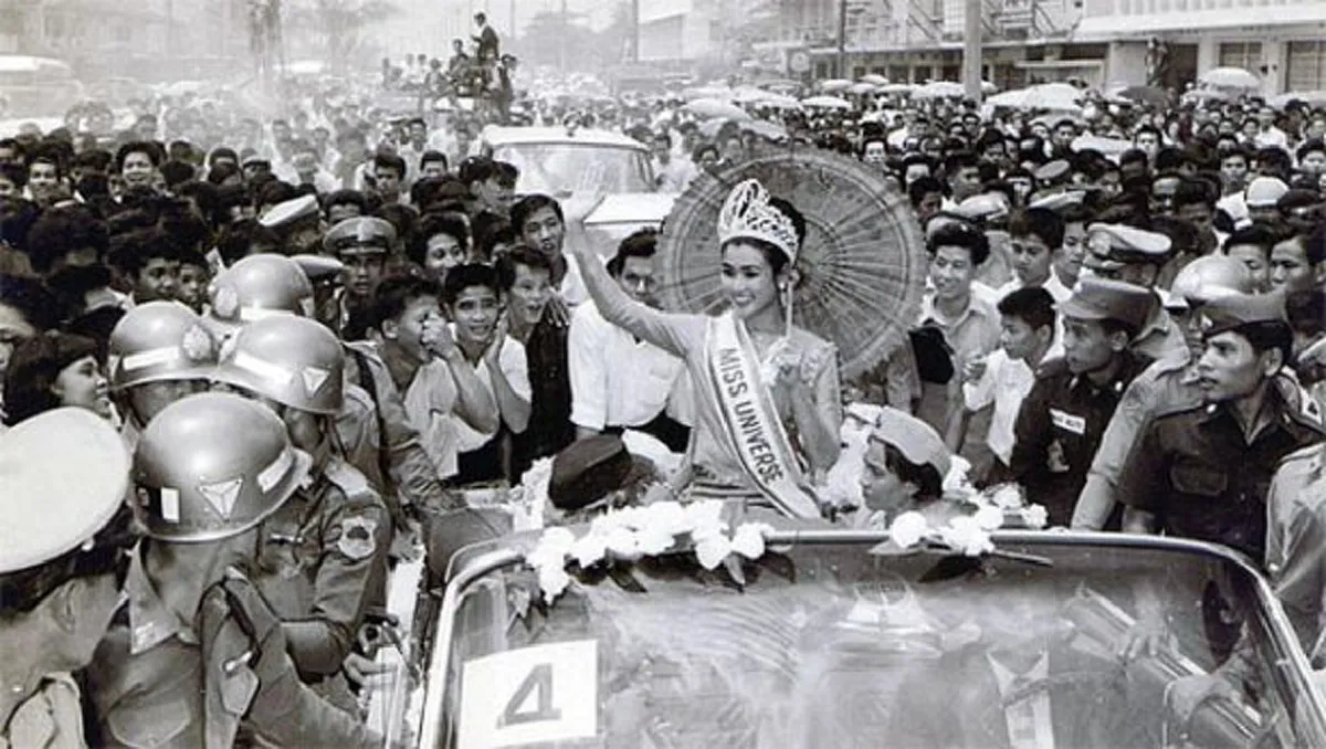 ย้อนรอยนางงามจักรวาล!! ๒๔ กรกฎาคม "อาภัสรา หงสกุล" สาวไทยคนแรกที่คว้ามงกุฏนางงามจักรวาลในการประกวดที่ฟลอริดา สหรัฐอเมริกา #วันนี้ในอดีต