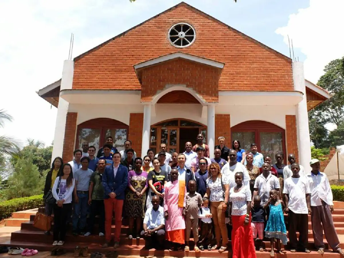 น่าศรัทธายิ่ง "พระพุทธรักขิตะ" ภิกษุจากยูกันดา  ผู้ไม่เคยย่อท้อ เคยศึกษาพุทธศาสนาในประเทศไทย..วันนี้ขอเดินหน้าเผยแผ่พุทธศาสนาในแอฟริกาต่อไป