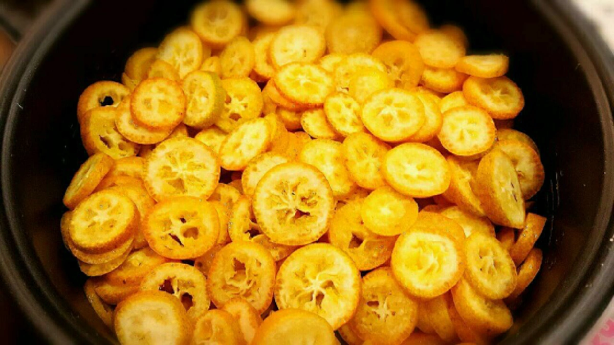 คุณค่าที่ซ่อนอยู่??!! "ผลไม้"ที่ทุกคนคงชินกับการปอกเปลือกทิ้ง..เเต่หารู้ไม่ว่า??!! สามารถรับประทานได้ทั้งเปลือก..ประโยชน์เพียบ!!(รายละเอียด)