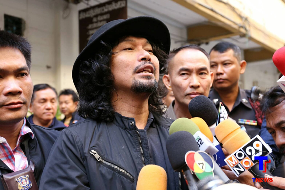 #อีกแล้วหรือ..เพราะใจสั่งมา!! “เสก โลโซ” โพสต์ย้ำอีกแล้ว “ฉี่สีม่วง” กินยานอนหลับ ประกาศกร้าวฟ้องแน่ ใครกล่าวหาว่าเสพยาบ้า!? (มีคลิป)