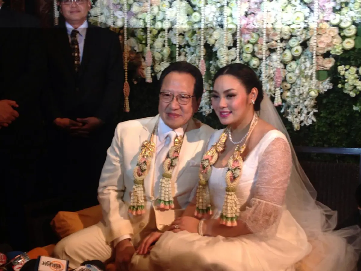 "ตั๊ก บงกช" โพสต์ไอจีถึง "เจ้าสัวบุญชัย" ครบรอบวันหมั้น 6 ปี พิสูจน์ชัดเจน รักกันที่ใจไม่ใช่สมบัติของสามี