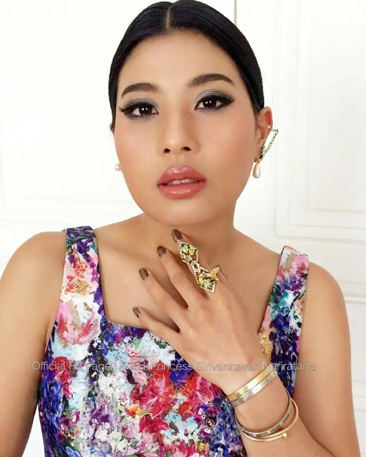 เป็นเกียรติอย่างสูง "พระเจ้าหลานเธอพระองค์เจ้าสิริวัณณวรีนารีรัตน์" ประทาน ส.ค.ส. ปี 2561 แก่นางเอกสาว "แต้ว ณฐพร"