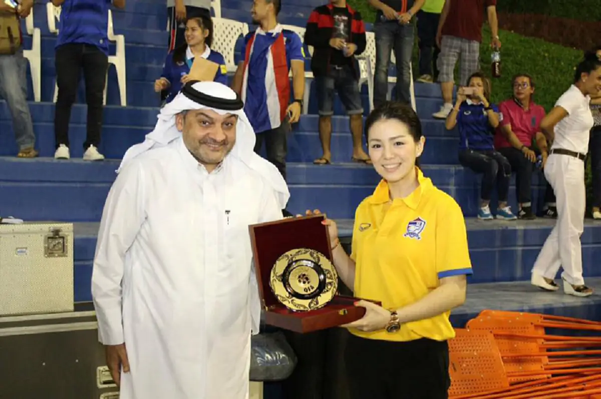 ภาพความน่ารัก และความสวย ความเก่ง ของเธอคนนี้ "มาดามเดียร์" วทันยา วงศ์โอภาสี อดีตผู้จัดการทีมชาติไทย รุ่นอายุไม่เกิน 23 ปี (เจอดี - คลิป)