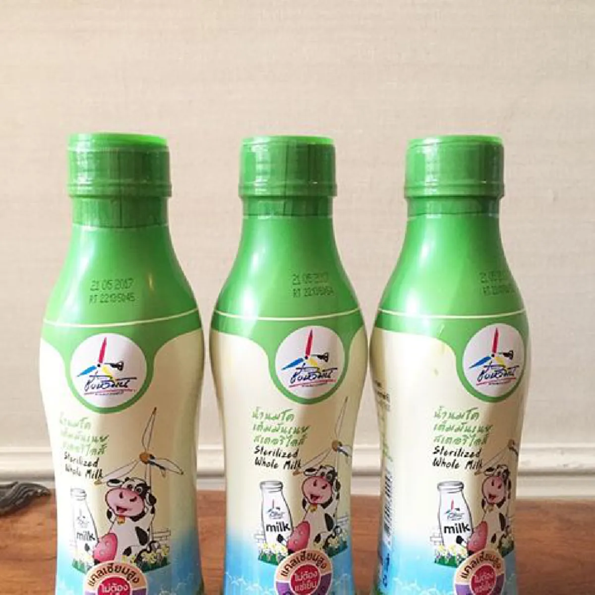 ซาบซึ้งในพระมหากรุณาธิคุณ!! เผย ๕ ยี่ห้อ นมโครงการพระราชดำริ ที่ ในหลวง ร.๙ พระบิดาแห่งการโคนมไทย ทรงพระราชทานให้ลูกหลานชาวไทย!!!