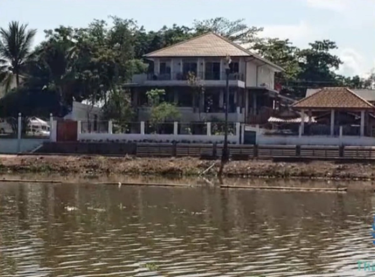 สุดแสนจะเรียบง่าย! เปิดพระตำหนักแห่งใหม่ของสมเด็จ”พระเทพรัตนราชสุดาฯ” ที่ จ.อุทัยธานี ทีที่ท่านใช้ชีวิตอย่างสามัญชนทั่วไป (คลิป)