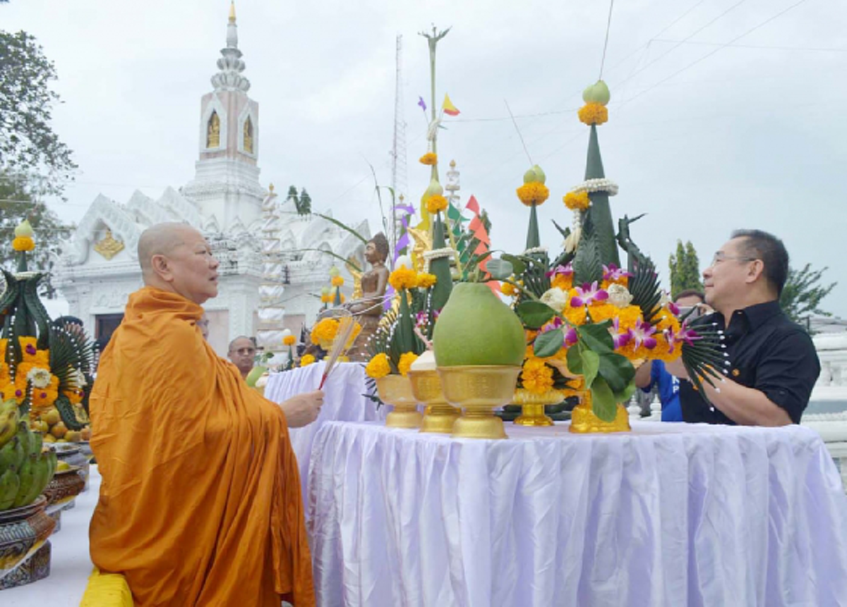 แม้ตัวไม่อยู่ก็ยังถูกพูดถึง !! ผลงาน"เจ้าคุณธงชัย" เปลี่ยนศาลหลักเมือง  เพิ่ม“เสาหินอ่อนทรงโรมัน 12 ต้น”ค้ำยัน"คิงส์พาวเวอร์"??