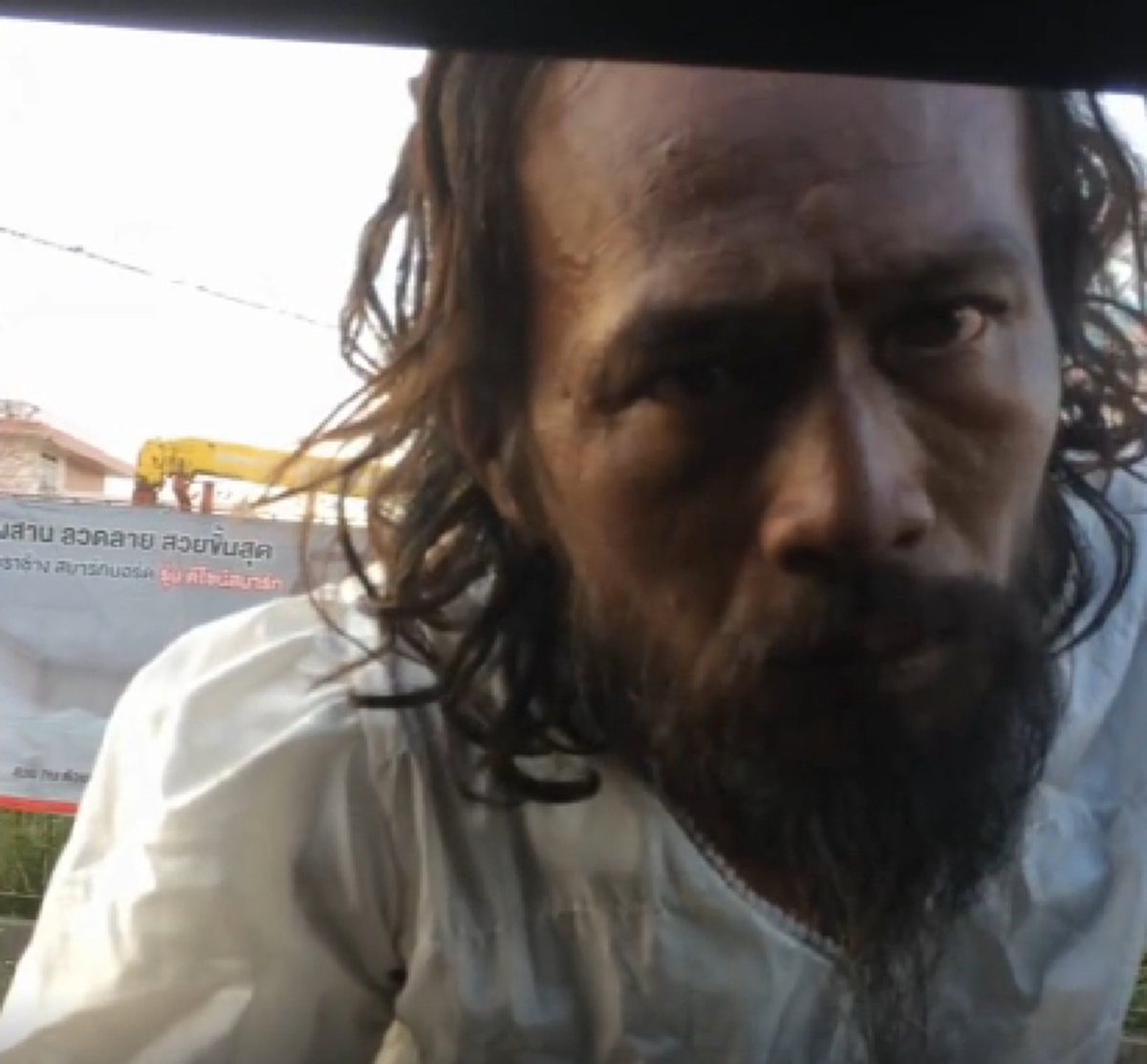 สรุปใครเพี้ยน!!! หนุ่มขับรถหลงทาง เจอชายคล้ายฤาษี จอดถาม แต่ไปไงมาไง กลับได้สูตรยาแก้ไอซะงั้น ถึงกับขำลั่นสนั่นโซเชียล!!! (มีคลิป)