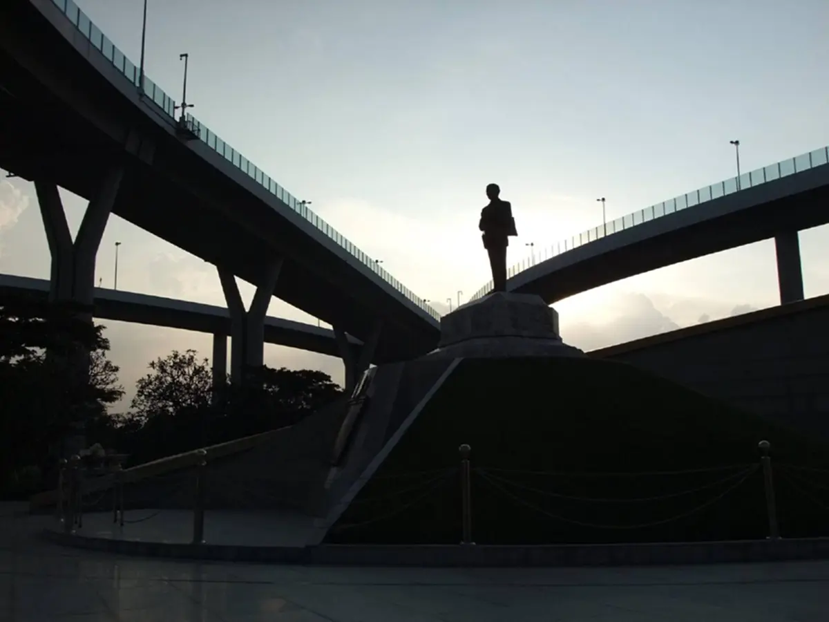 ยกย่องในความดี!! "อ.นักปั้นมือทอง" ที่เคยทำงานสนองพระราชดำริ"ในหลวง ร.9" ..เตรียมมอบรูปปั้นจากขี้ผึ้งให้กำลังใจ "ตูน บอดี้สเเลม" (ชมภาพ)