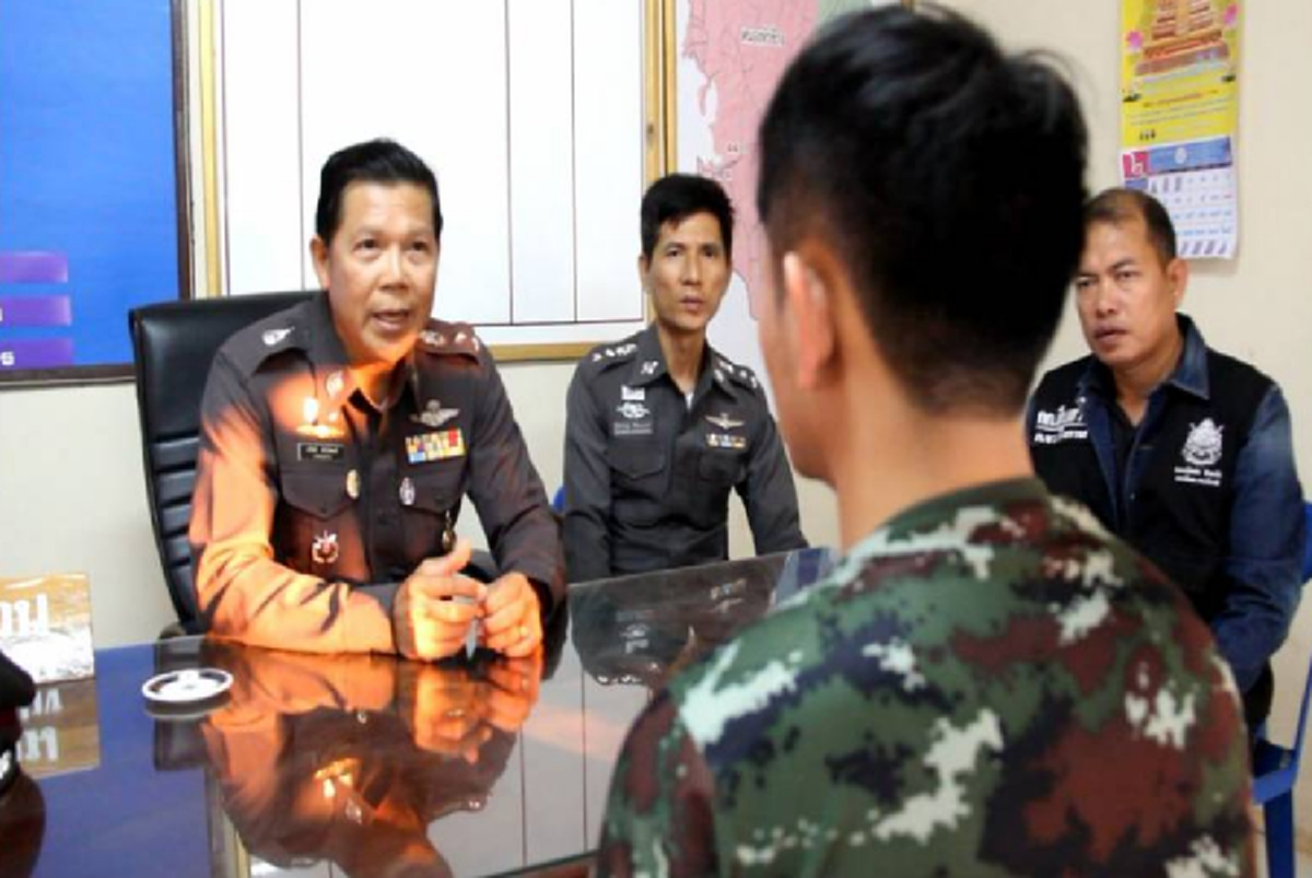 เรื่องไม่เป็นเรื่องแท้ๆ!!! 2 หนุ่ม เถียงกันจับไม่จับ "ธัมมชโย" ต่างฝ่ายต่างไม่ยอมแพ้ เอามีดไล่แทง สุดท้ายคว้าท่อแป๊ปฟาดอีกฝ่ายดับ!!!