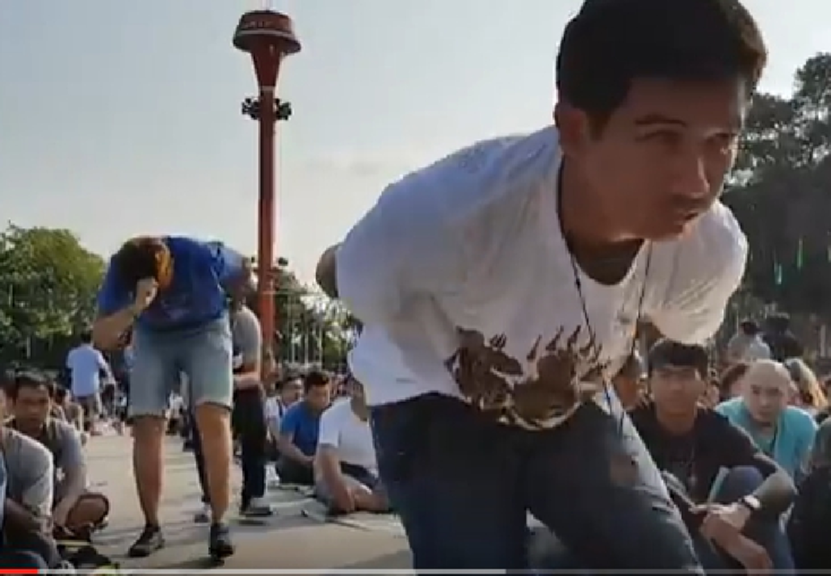 มากันด้วยแรงกตัญญ! ประมวลภาพ...โชว์พลังยันต์ “ของขึ้น” กลางพิธีไหว้ครู!((มีคลิป!)) เปิดประวัติหลวงพ่อเปิ่น คุณธรรมนำให้ศักดิ์สิทธิ์!!!