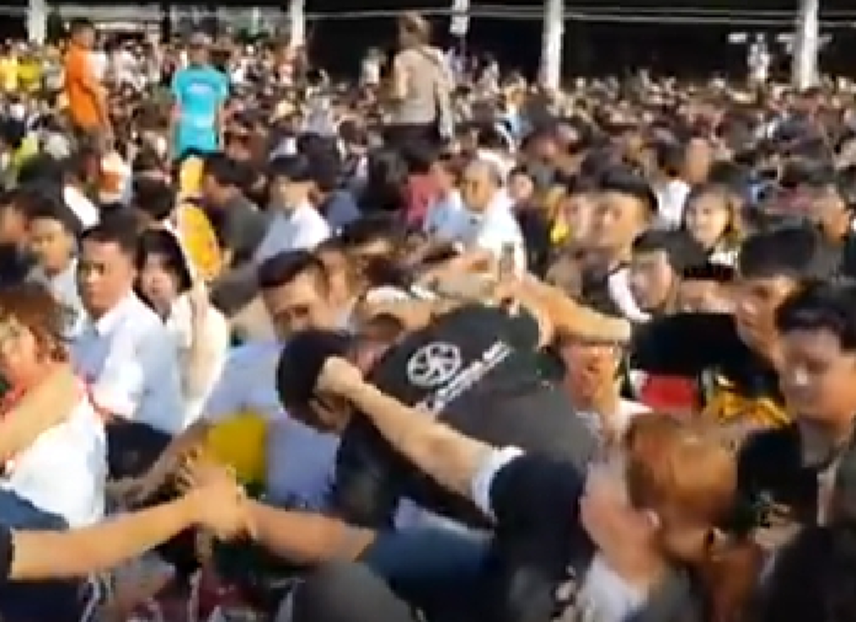 มากันด้วยแรงกตัญญ! ประมวลภาพ...โชว์พลังยันต์ “ของขึ้น” กลางพิธีไหว้ครู!((มีคลิป!)) เปิดประวัติหลวงพ่อเปิ่น คุณธรรมนำให้ศักดิ์สิทธิ์!!!