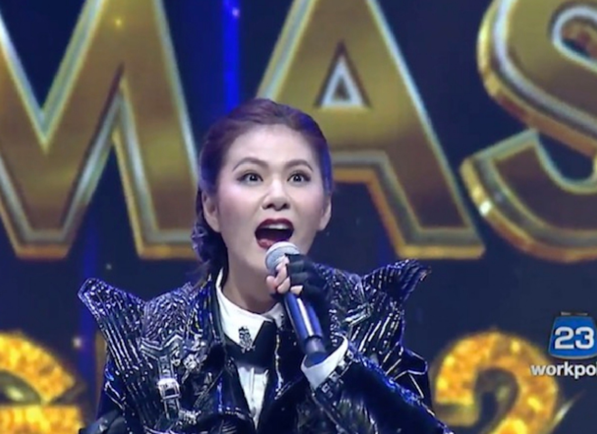 ถึงกับสตั๊นทั้งสตูฯ!!! เมื่อรู้ว่า "หน้ากากเดวิล" The Mask Singer ซีซั่น 2 ที่แท้เป็นเธอคนนี้นี่เอง บอกเลยเซอร์ไพรส์สุดๆ!!! (มีคลิป)