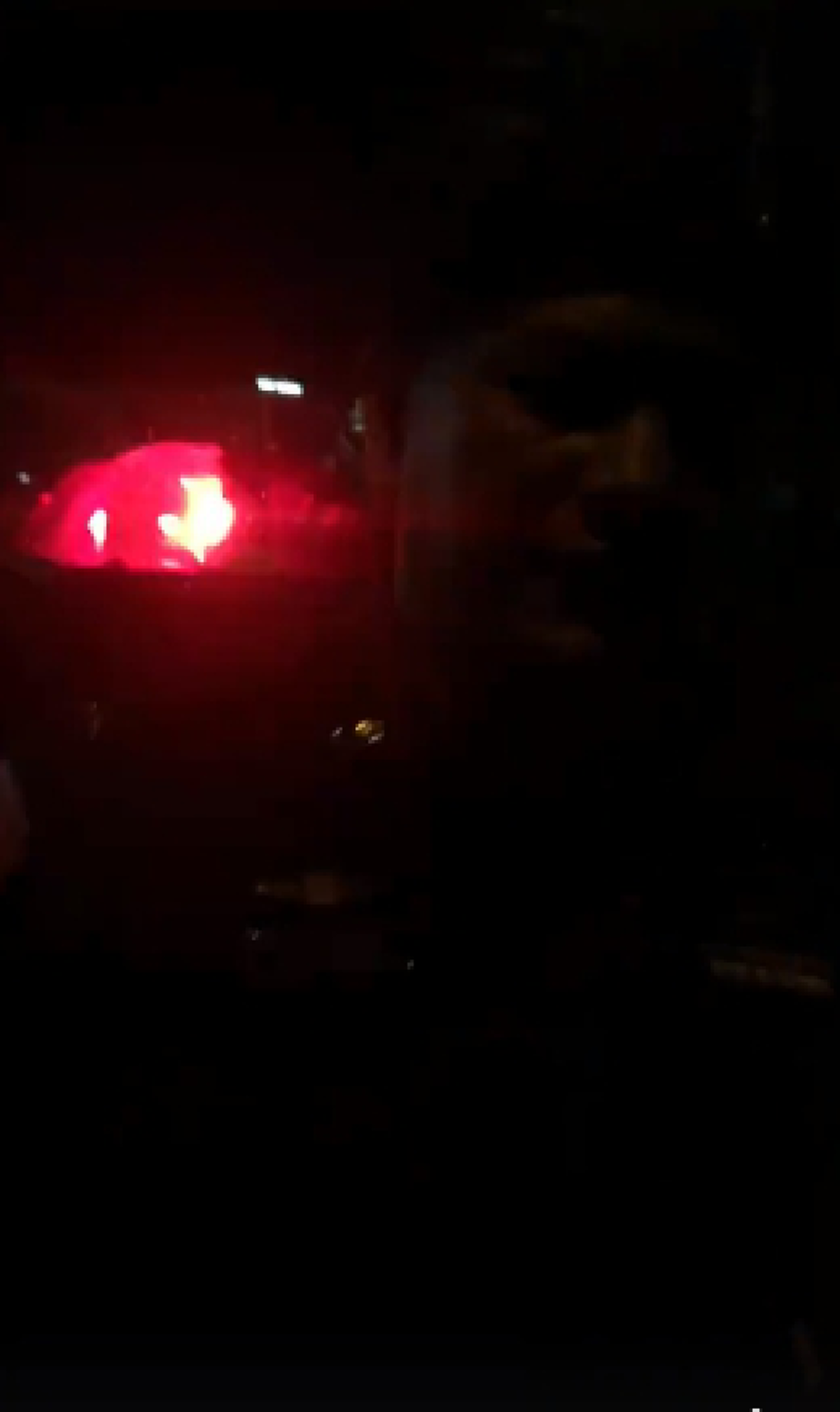 หวิดวางมวย!!! "หนุ่ม" เดือดจัด! อ้าง "ตำรวจ" ขับรถเปิดไซเลนปาดหน้า ก่อนท้ากันลงมาเคลียร์ แถมทิ้งประโยคสุดท้ายไว้โคตรพีค!!? (มีคลิป)