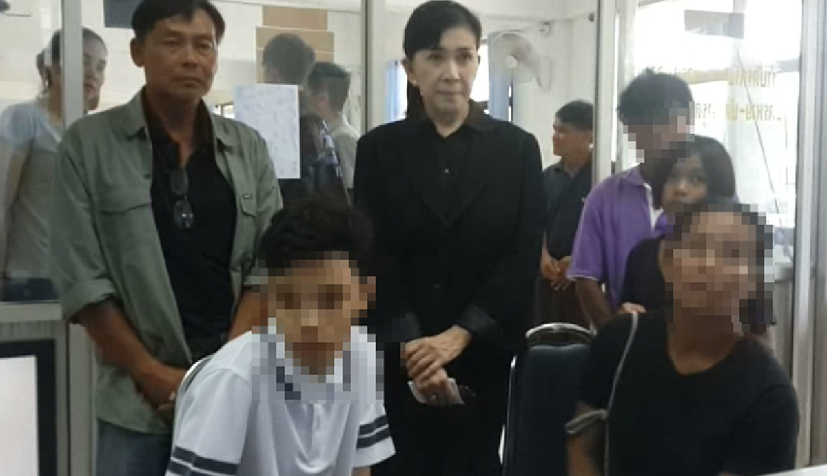น้ำตา..แห่งความดีใจ!วินาทีสุดซึ้งลูกชายวัย15ได้พบผู้บังเกล้าจริงๆพร้อมรับฟังเหตุผลทำไมถึงยกลูกให้คนอื่นเลี้ยงก่อนจบดราม่าด้วยความแฮปปี้สุดๆ!