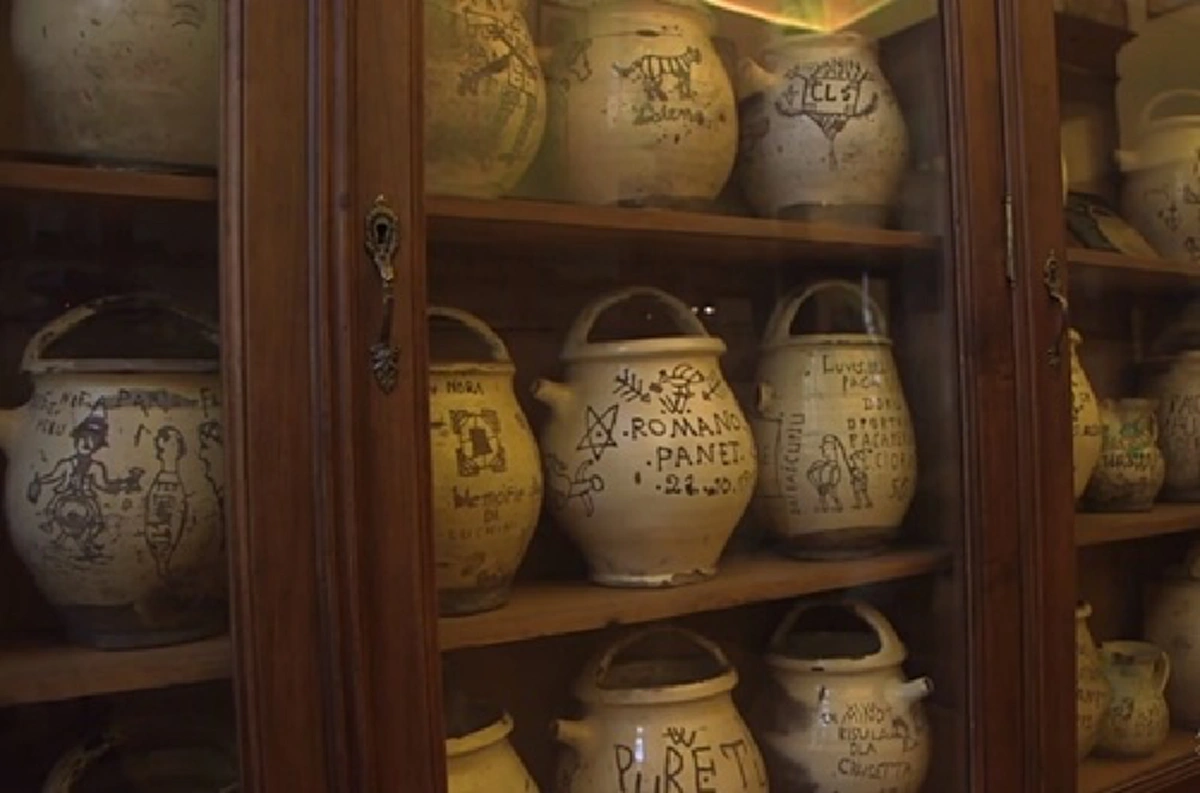 หลอนได้อีก!! พาชม..พิพิธภัณฑ์ชวนหลอน ที่รวบรวมเรื่องราวของเหล่าอาชญากรโดยใช้ทฤษฎีอาชญาวิทยา แถมมีโครงกระดูกของ "ผู้ก่อตั้ง" มาจัดแสดงด้วย !!