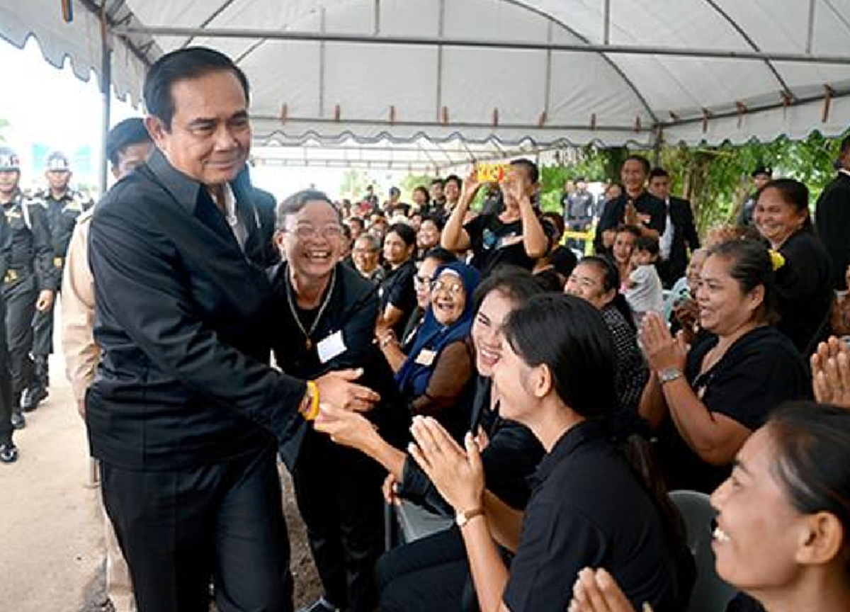 พวกเจ้าชู้มีสะดุ้ง!!! "บิ๊กตู่" ประกาศลั่นกลางเวที ใครผัวทิ้งให้มาบอก เตรียมออกกฎหมายให้มีเมียเดียว ห้ามมีกิ๊ก!!?