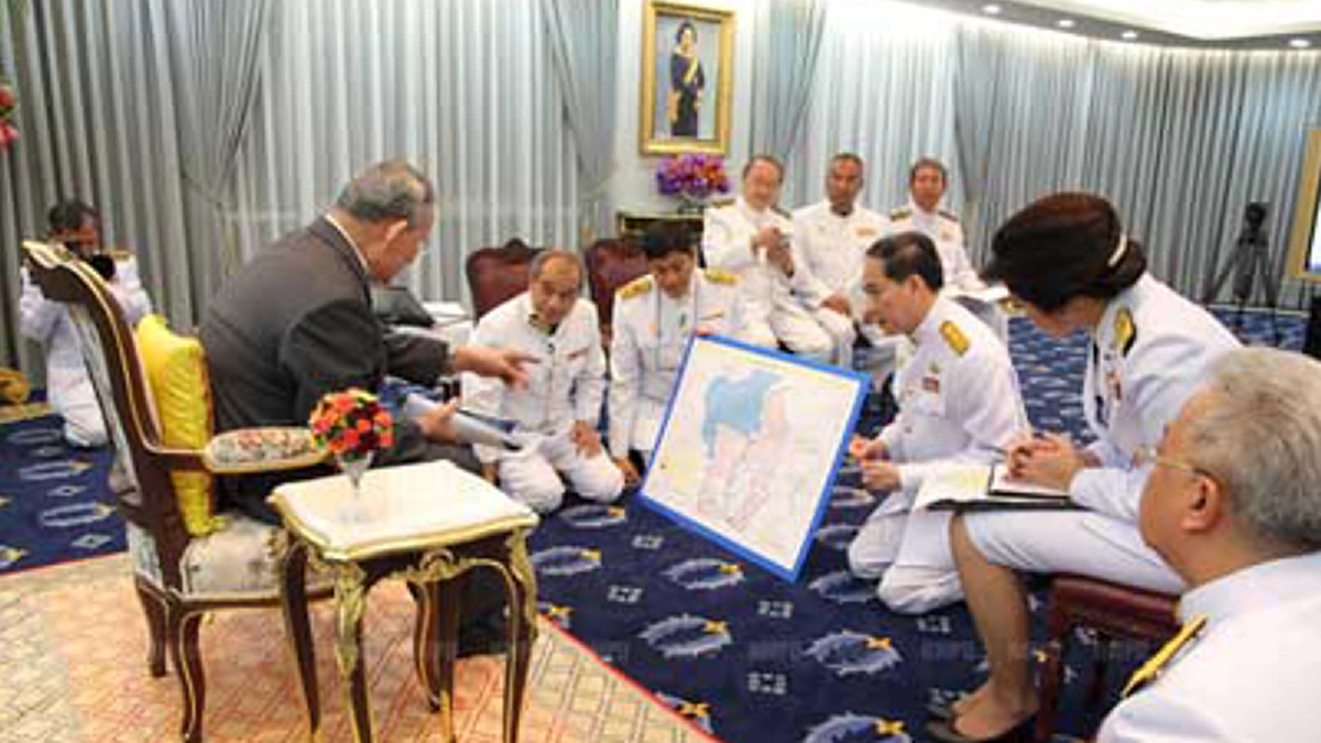 Fontภูพิงค์ และทักษิณ บนแมคอินทอช  คือตัวอักษรทีในหลวง รัชกาลที่ ๙ ทรงออกแบบ สำหรับใช้กับคอมพิวเตอร์แมคอินทอชด้วยพระองค์เอง