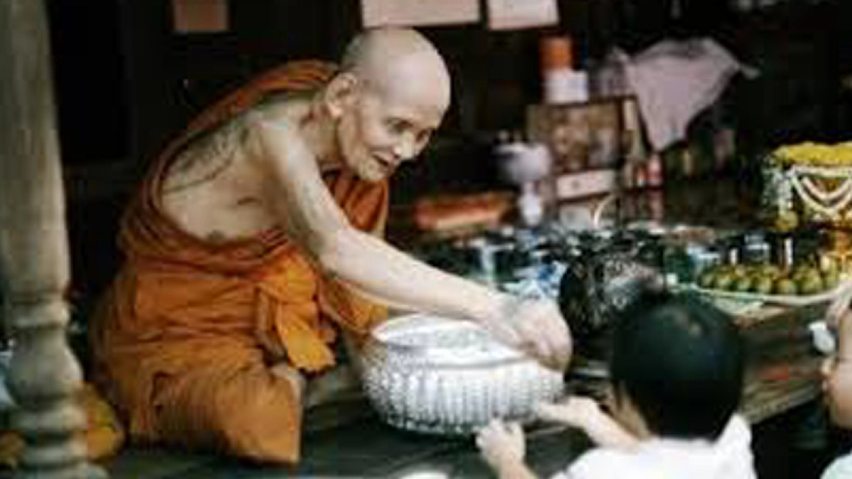 "ผงอรหันต์ของหลวงปู่บุดดา" ที่หลวงปู่ดู่ให้ความเคารพยิ่งกว่าสิ่งใด!!!