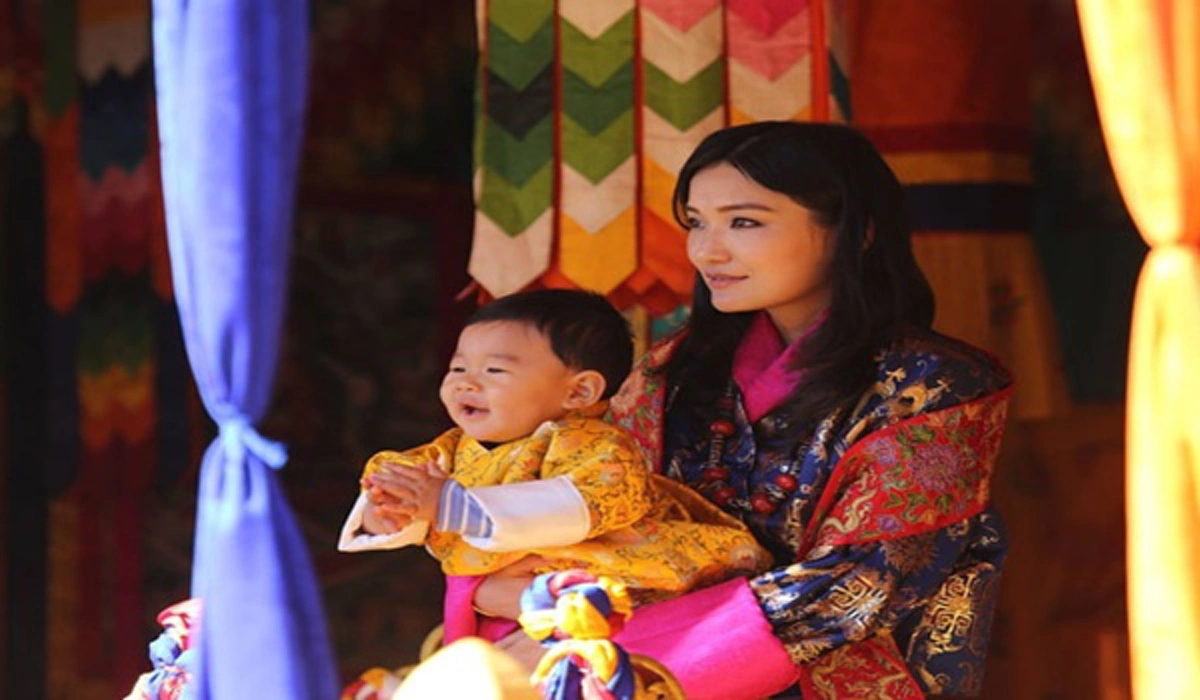 เปิดภาพปฏิทิน พระฉายาลักษณ์ของพระโอรสพระองค์น้อย "เจ้าชาย จิกมี นัมเกล วังชุก" แห่งภูฏาน ในพระราชอิริยาบถน่ารัก สดใส (ภาพชุด)
