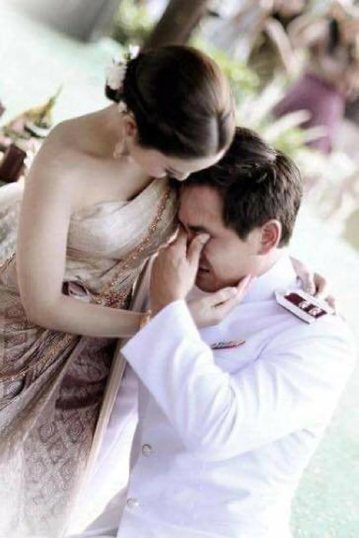 ไทม์ไลน์รัก สุดยื้อ "แอฟ - สงกรานต์" 2 ปีแห่งความอึดอัด ก่อนฝ่ายชายเดินหน้าปิดฉากขอไล่ตามฝัน