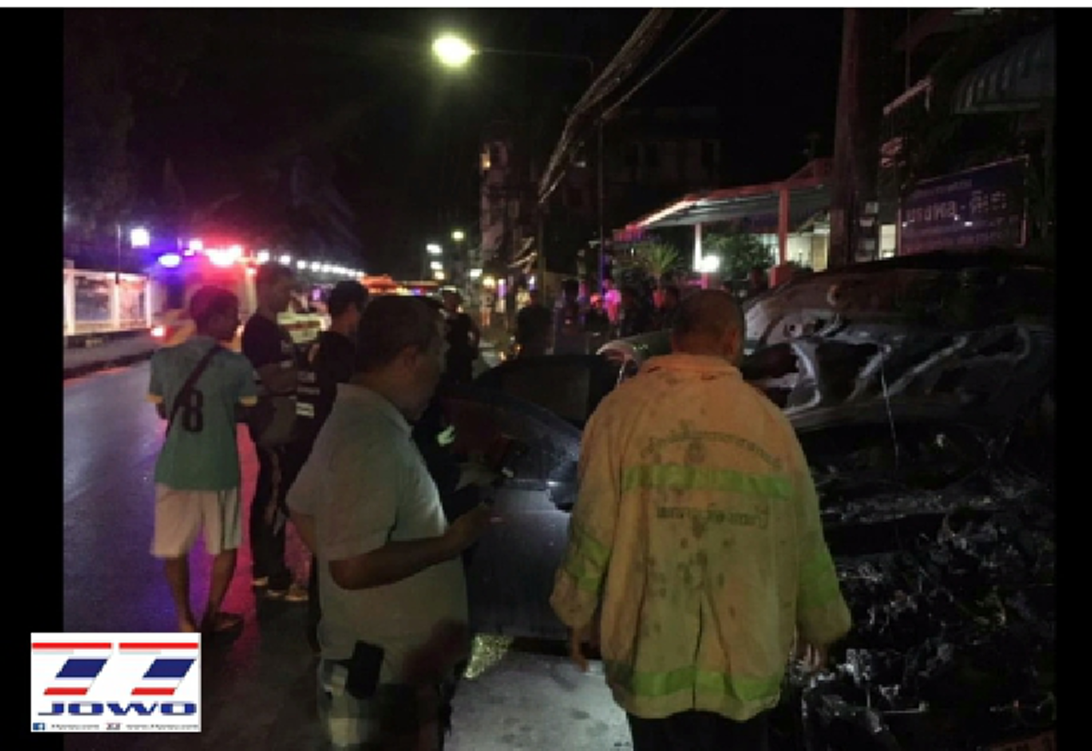 ระทึก!! สองสามีภรรยากลับจากงานแต่งงานจอดรถทำธุระส่วนตัว เตรียมกลับขึ้นรถถึงกับช๊อกตาค้าง เตือนผู้ใช้รถต้องระวัง!!