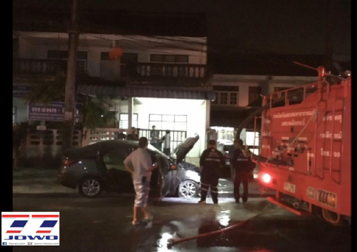 ระทึก!! สองสามีภรรยากลับจากงานแต่งงานจอดรถทำธุระส่วนตัว เตรียมกลับขึ้นรถถึงกับช๊อกตาค้าง เตือนผู้ใช้รถต้องระวัง!!