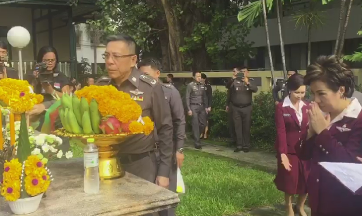 คนไทยเฮทั้งประเทศ!! ผบช.น. เตรียมประกาศยกเลิกด่านจราจรทั้งกรุงเทพ แก้ปัญหารถติด!!?? (มีคลิป)