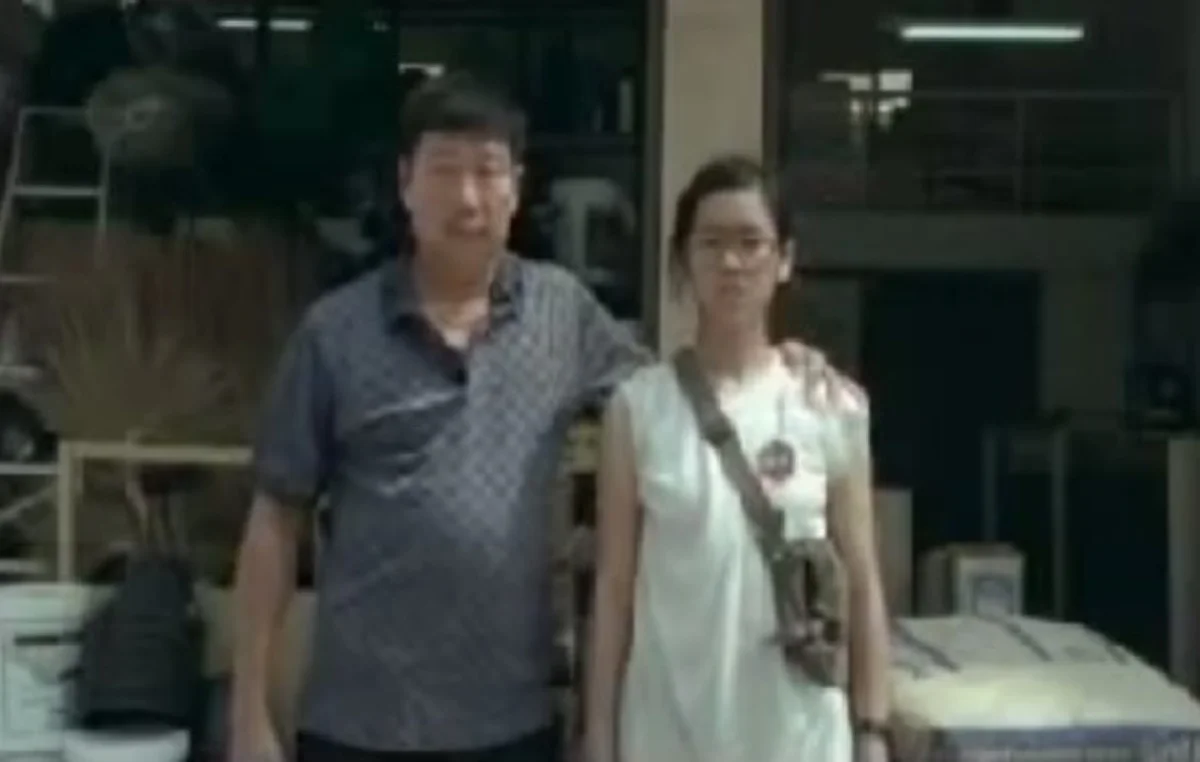 **งงเป็นไก่ตาแตก !! "น้องจุ๋ม" นางเอกโฆษณา "สมูทอี" ในตำนาน ! หลังจากหายหน้าไป ล่าสุดกลับมาพร้อมลูกน้อย ??!! (ภาพ)